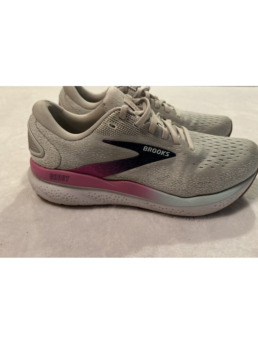 Brooks Ghost 16 Women’s Running Shoes Size 7.5 B Gray Pink White Gym
